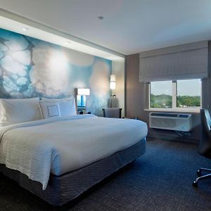 King Room Roll Shower Mobility Hearing Accessible